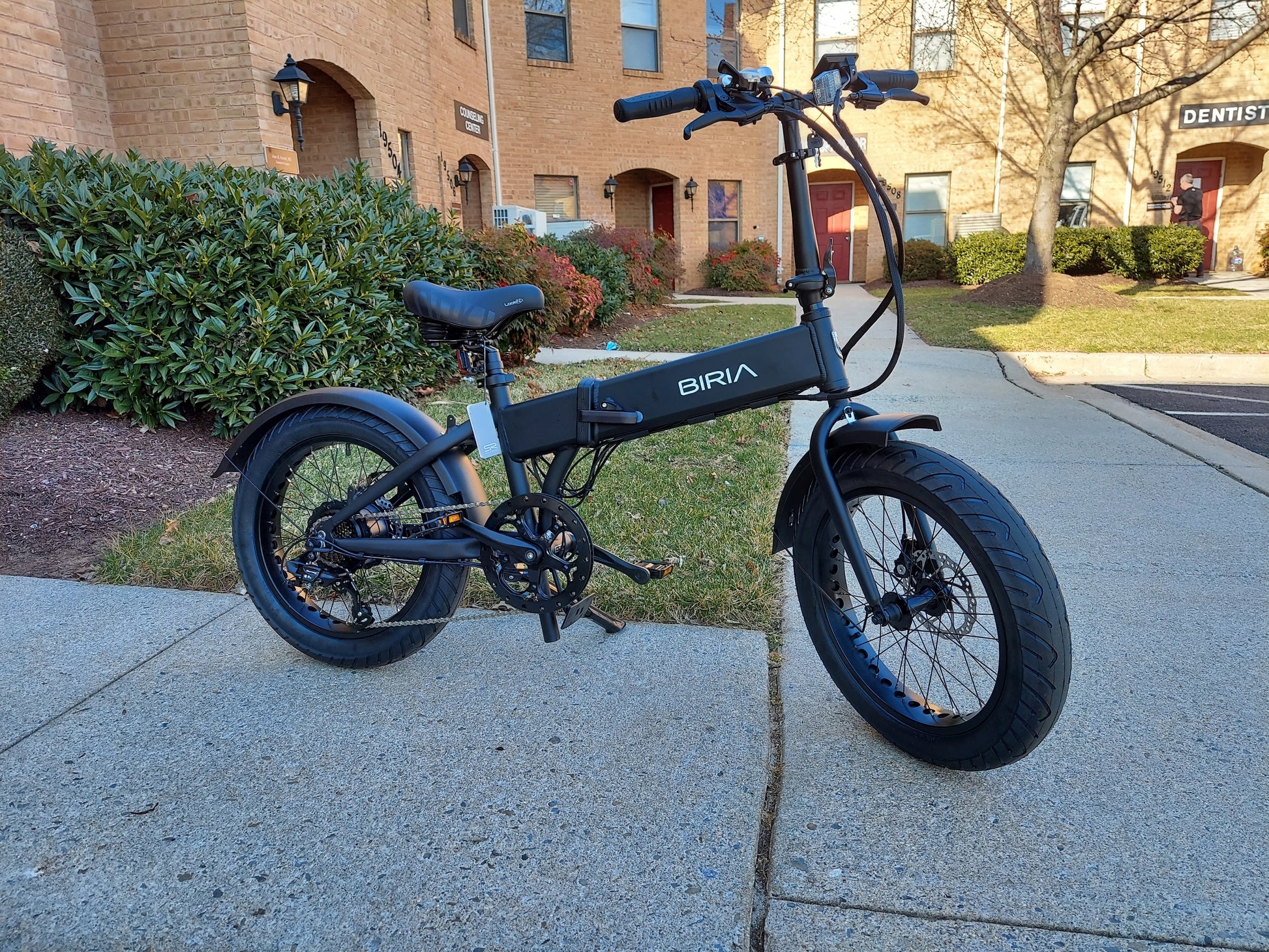 BIRIA ELECTRIC FOLDING BIKE BIRIA ELECTRIC FOLDING BIKE
